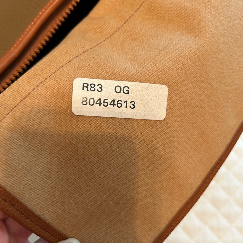Vintage Dooney & Bourke Large Crescent Sac Hobo R83 in the color Old Gold - Picture 11 of 15